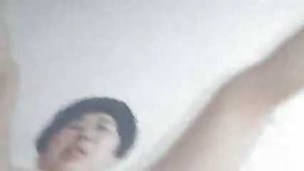 スペインのカトリックの女子高生は口ずさみをしゃぶりにしている。